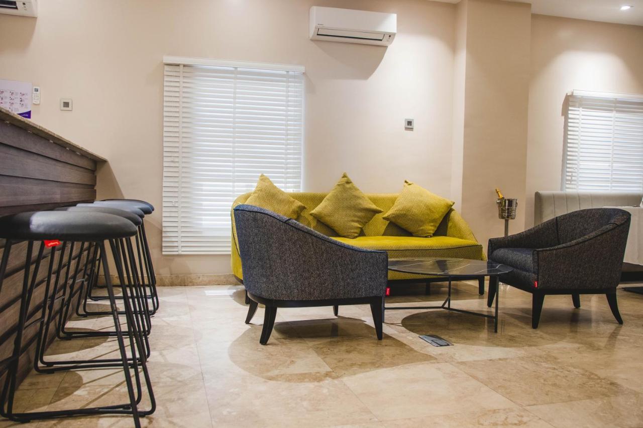Amber City Hotels Owerri Buitenkant foto